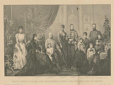 Familienfoto v.l.n.r. Marie Valerie, Kaiserin Elisabeth, Erzherzogin Elisabeth, Kaiser Franz Joseph, Erzherzogin Stephanie, Erzherzog Rudolf, Prinz Konrad (* 1883), Prinzessin Gisela und Prinz Leopold von Bayern, Prinz Georg, Prinzessin Elisabeth Marie von Bayern (oben), Prinzessin Augusta Maria von Bayern