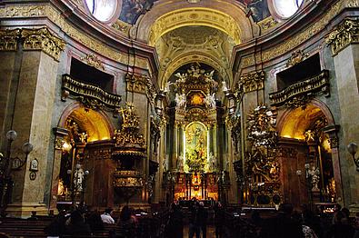 Blick auf den Altar der Peterskirche