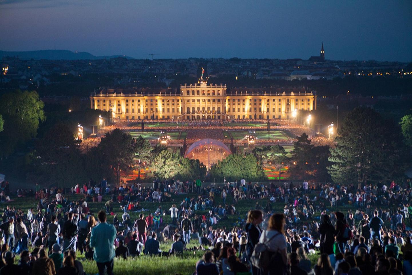 Live im Schönbrunner Schlosspark: das Sommernachtskonzert