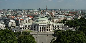 Vogelperspektive des Burgtheaters Wien mit Ringstraße