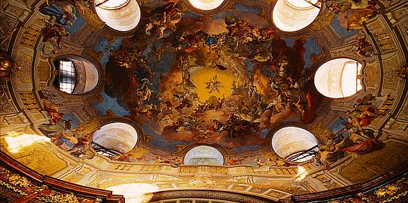 Hofburg: Österreichische Nationalbibliothek Prunksaal Deckengemälde