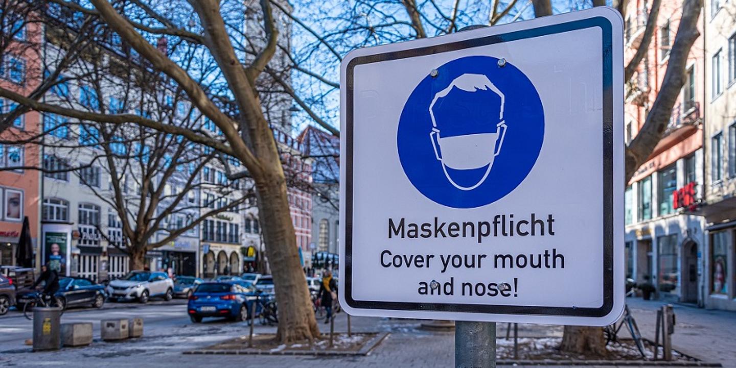 Schild Maskenpflicht