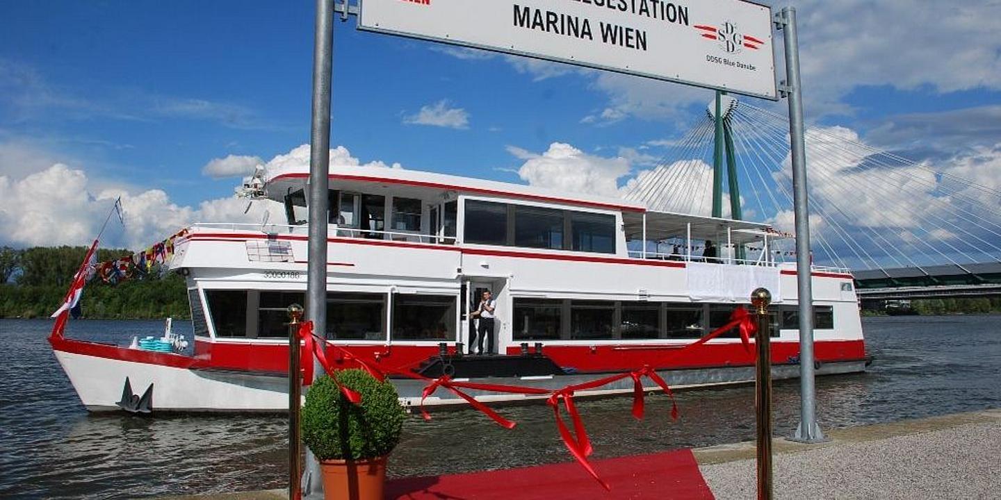 Donau Schiff MS Blue Danube von außen