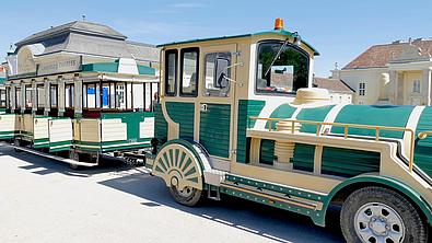 Laxenburg Express Bummelzug im Schlosspark