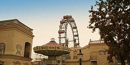 Riesenrad im Hintergrund