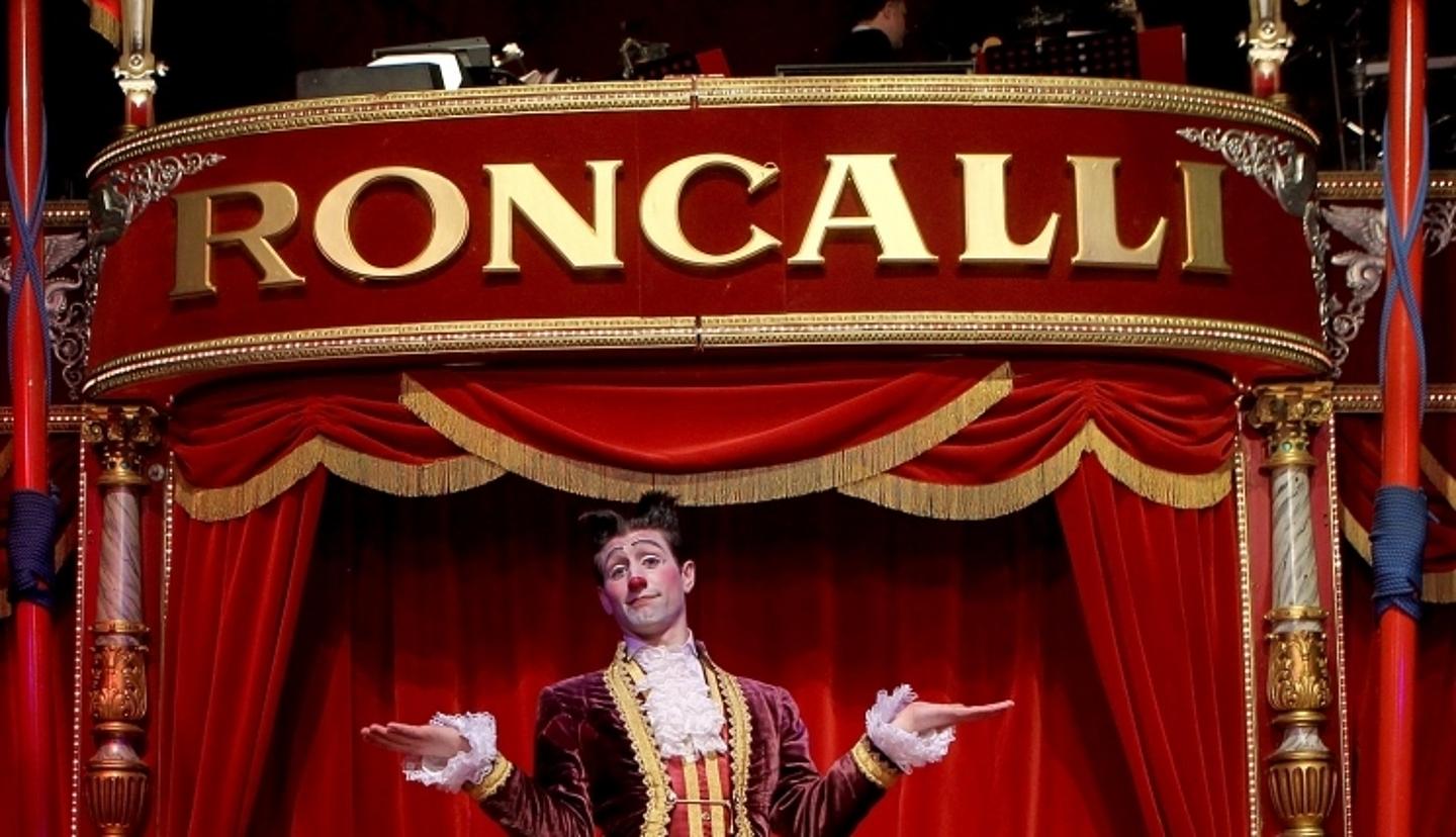 Ein Clown des Circus Roncalli