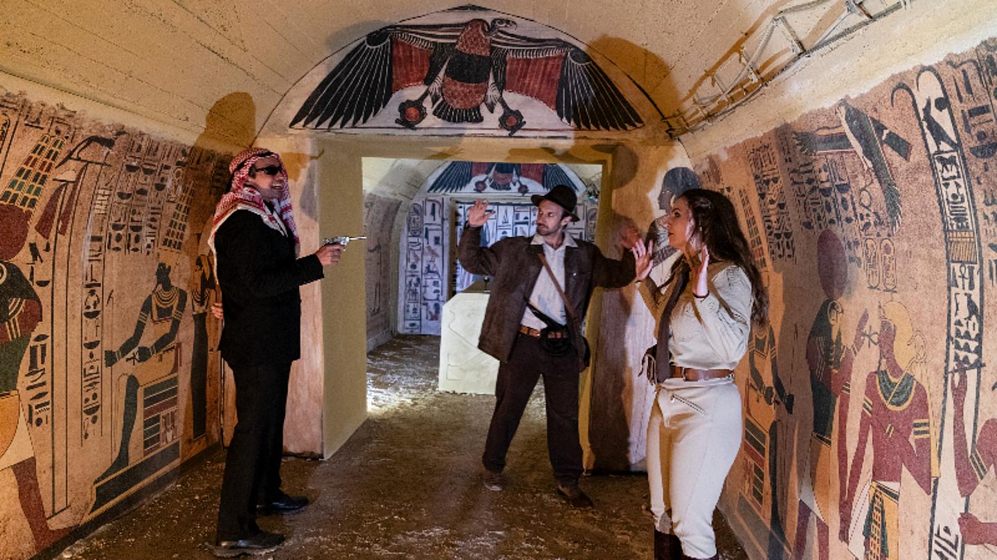 Schauspieler in einem Luftschutzbunker in Mödling