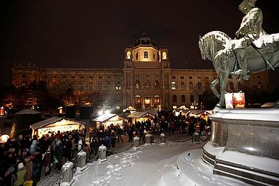 Weihnachtsdorf Maria Theresien Platz