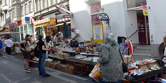 Momentaufnahme vom Flohmarkt in der Neubaugasse