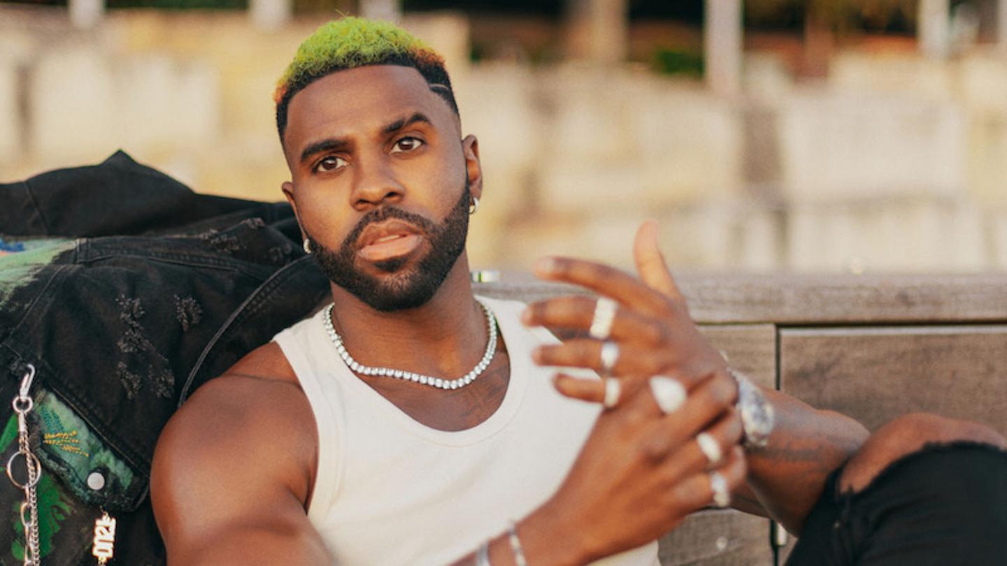 Jason Derulo im weißen Tank Top