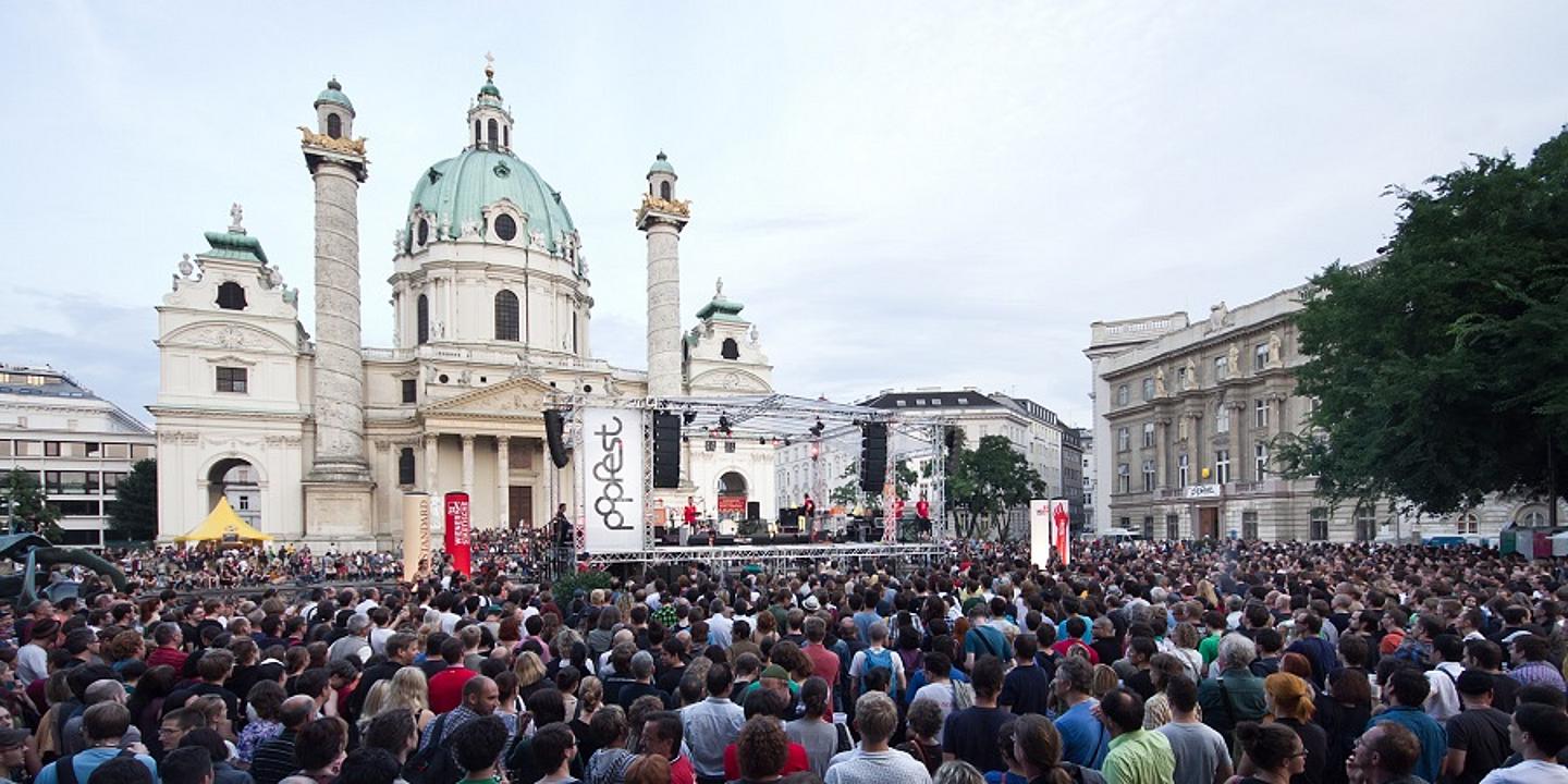 Karlskirche bim Popfest