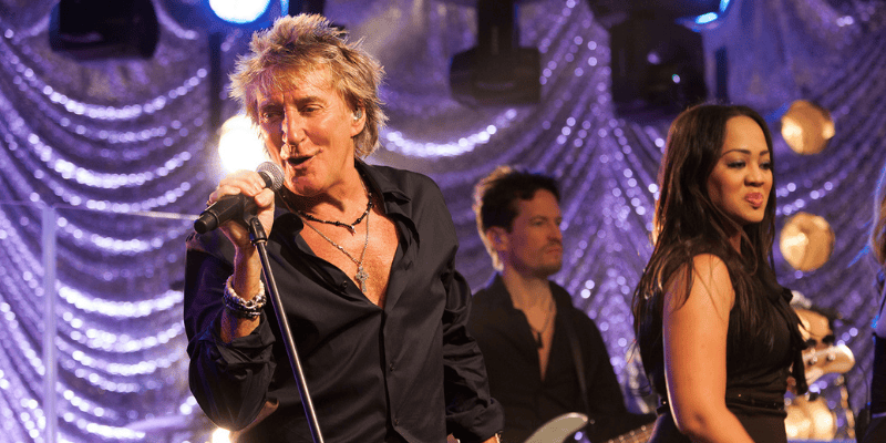 Die britische Musiklegende Rod Stewart live auf der Bühne