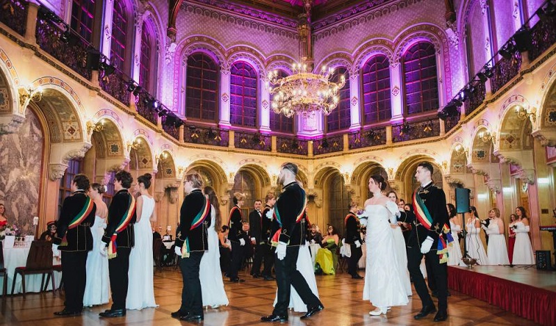 Violette Redoutte: Maskenball in Wien