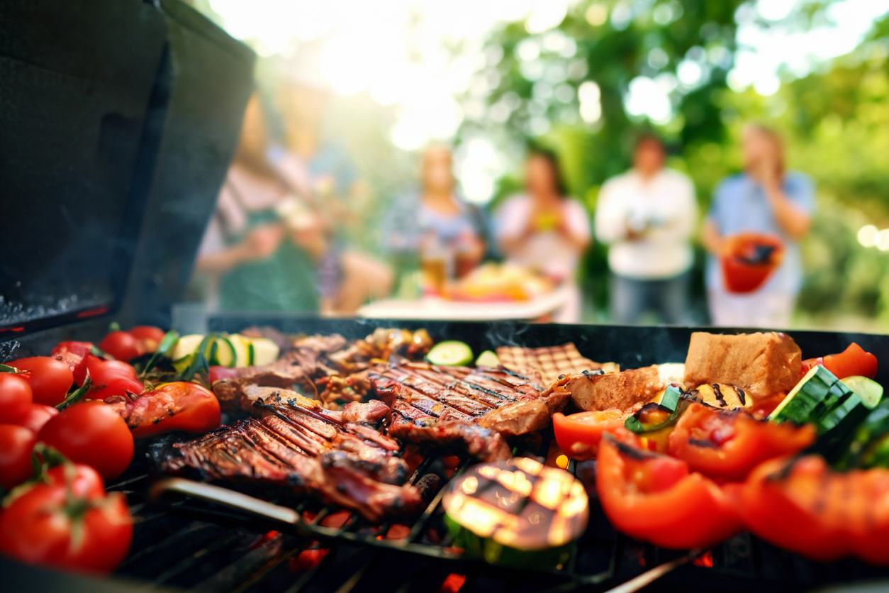 Grillen ist im Sommer nicht wegzudenken in Wien (©Foto: iStock, Adrian Rodrieguez)