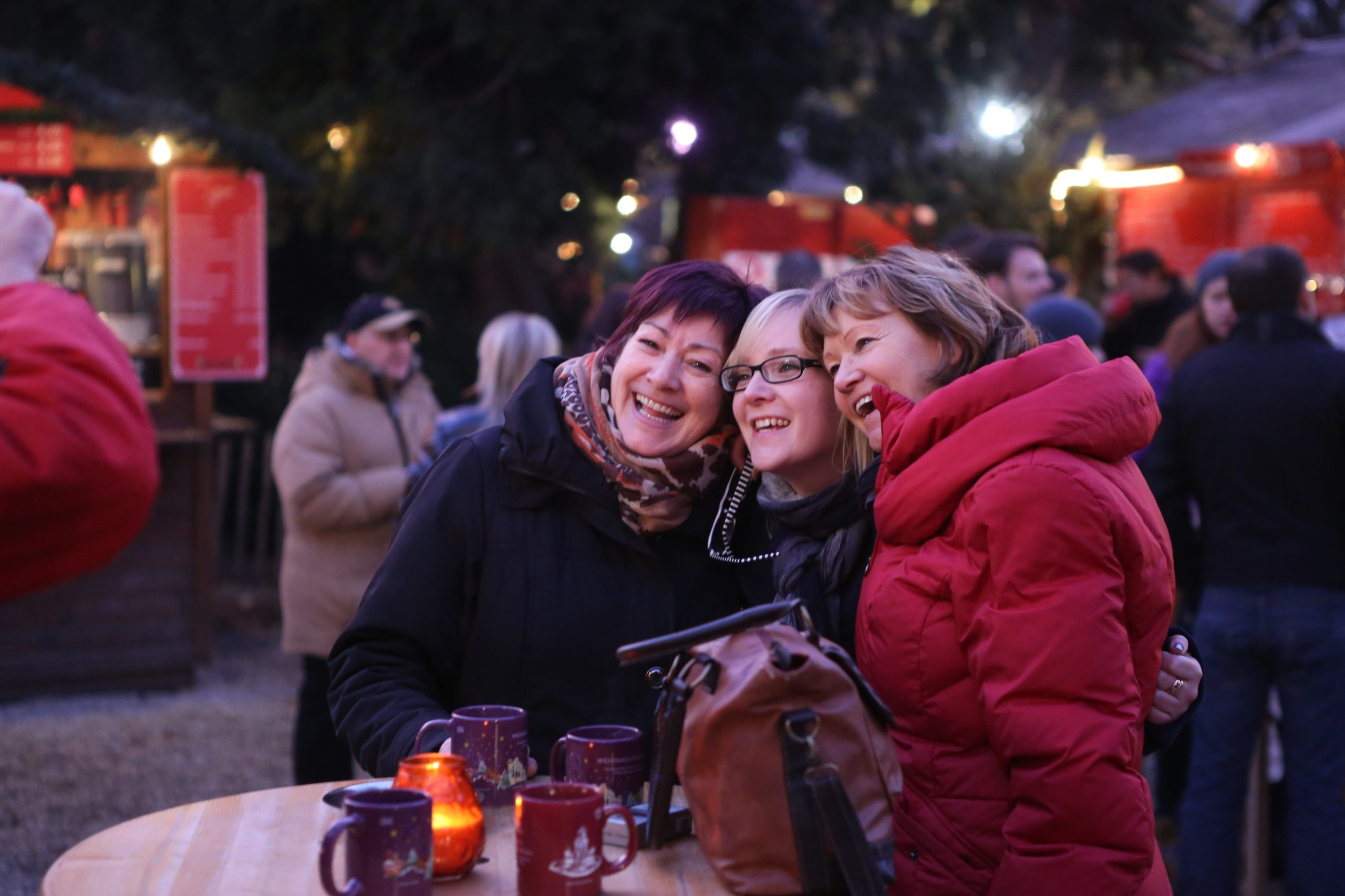 Weihnachtsdorf-Saisonfinale: Beliebte Wiener Weihnachtsmärkte laden zu Weihnachten und Silvester auf einen letzten Glühwein