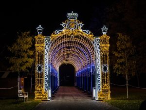 Überdimensionale Lichtinstallationen © Illumina Magischer Lichtergarten / Schlosspark Laxenburg 